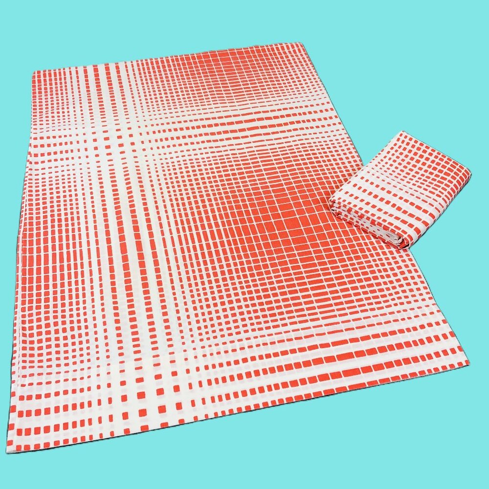 Vintage Red White Optical Illusion Mosaic Geometric Grid Pillowcase Set: Retro
